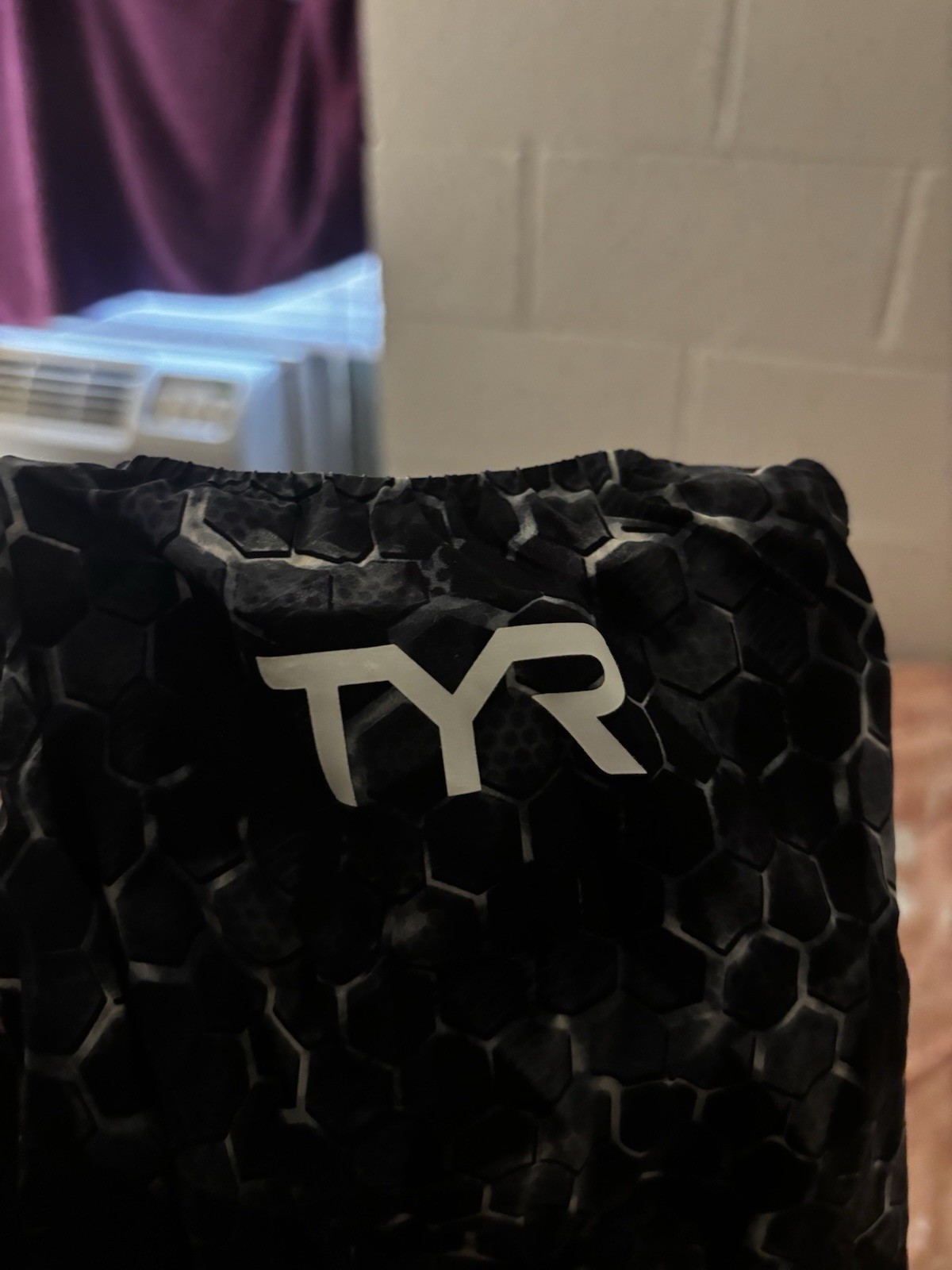TYR Women’s Avictor Open Back Tech Suit Size 30