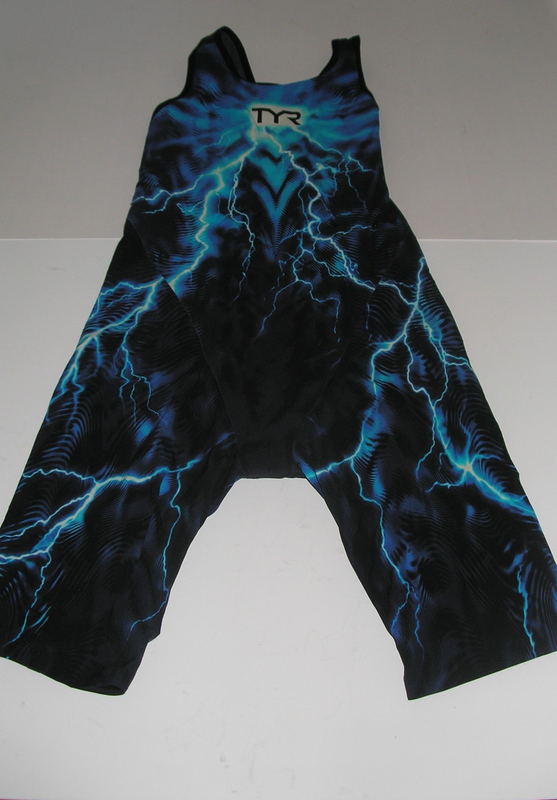 TYR Women’s Venzo Phantom Oblivion Close Bck Kneeskin Tech Suit Swimsuit 26 Blue