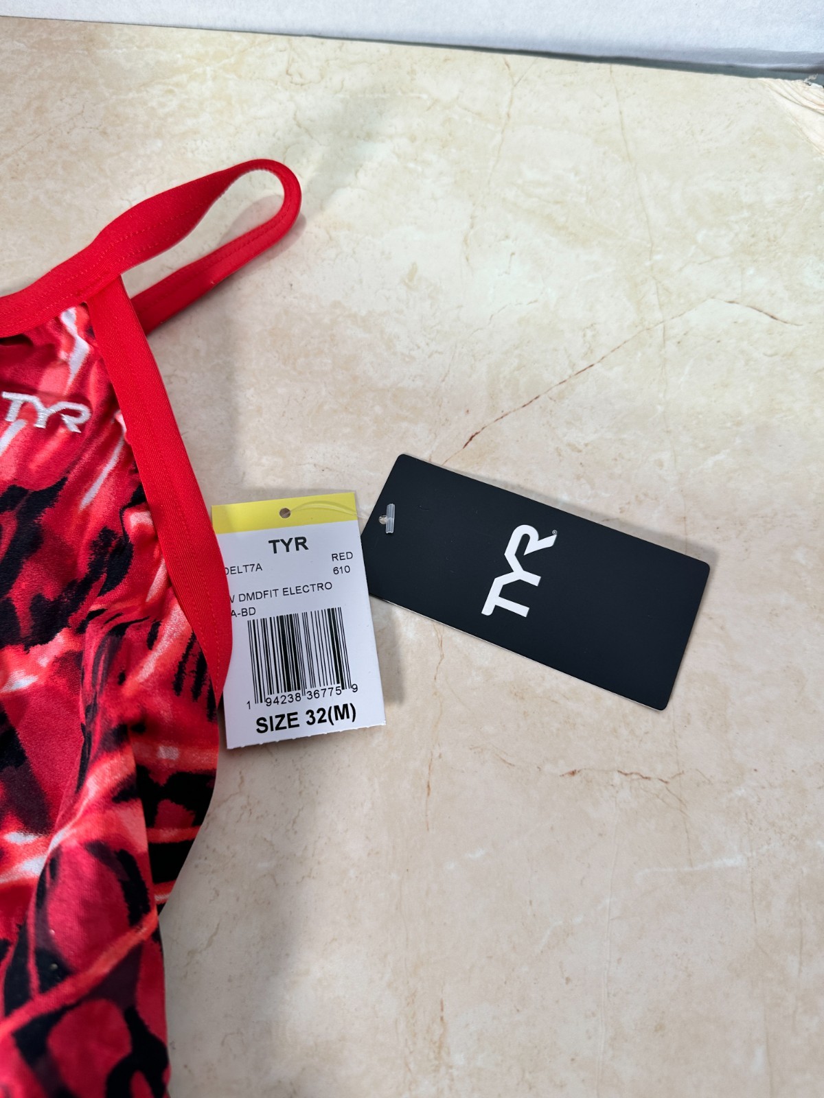 TYR Women’s Electro Diamondfit Swimsuit – 2024 red New size 32
