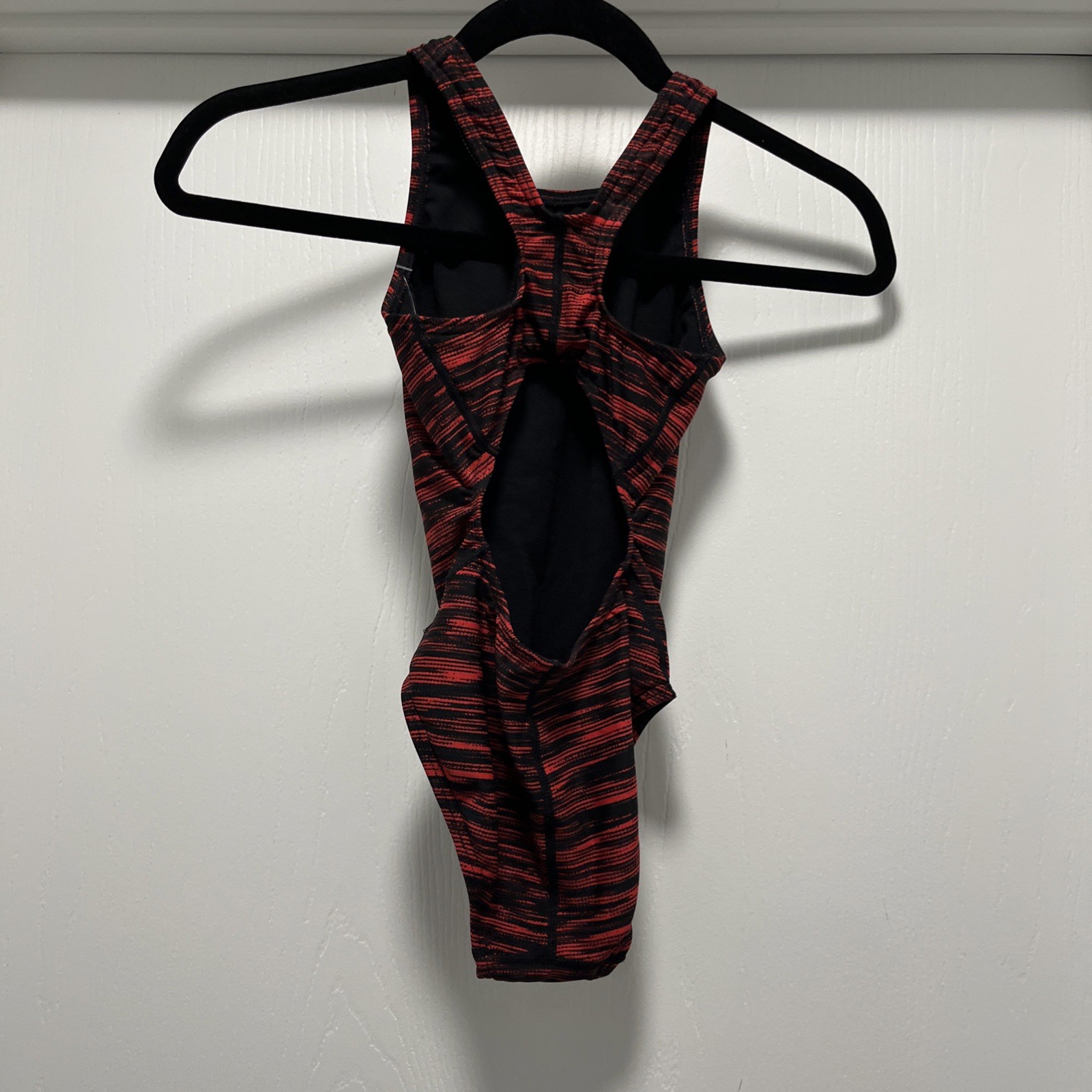 TYR Women’s Fizzy Maxfit Swimsuit – XS (24) Red Black One Piece Competitive Swim