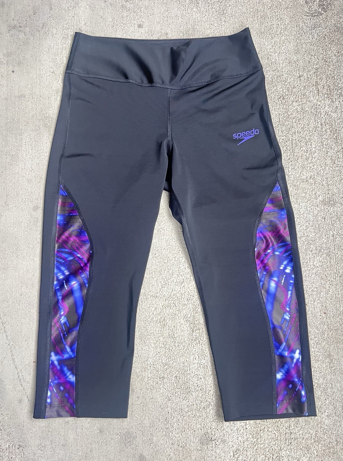 Speedo Women’s Athletic Leggings, M, Black and Purple Design, Great Condition