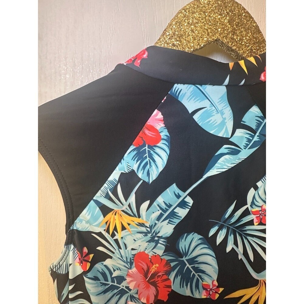 Shein Women’s Floral Wetsuit Swim 1 Piece Size Small