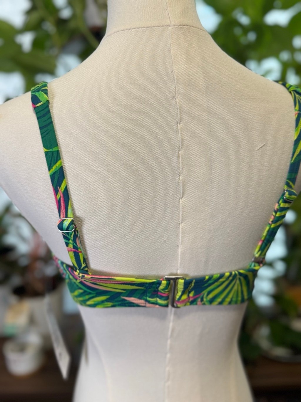 Tropical Palm Twist Front Bikini Top 🌴 Underwire | NWT | Size 4