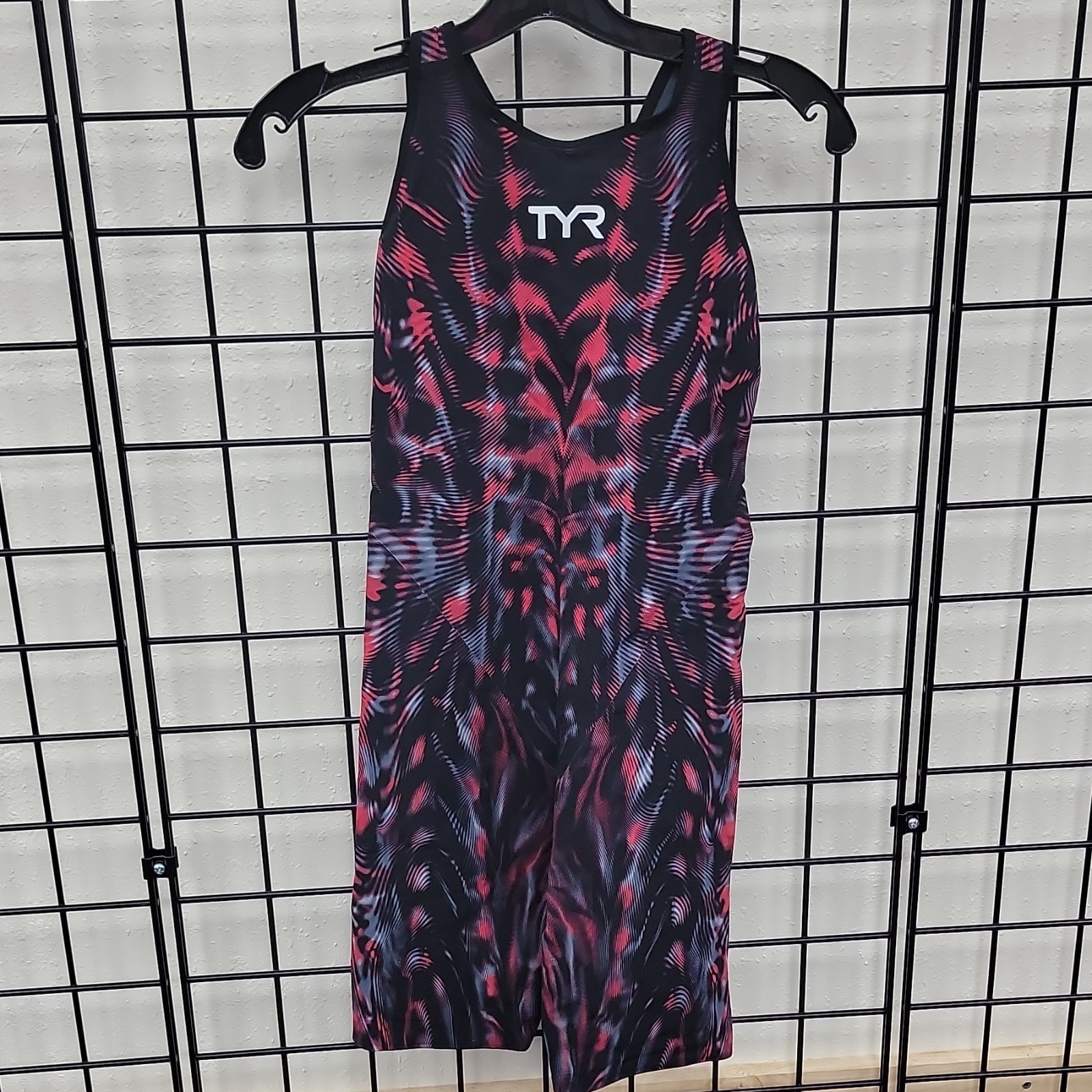TYR Venzo Genesis Kneeskin Competitive Swimwear Steel Red Size 32