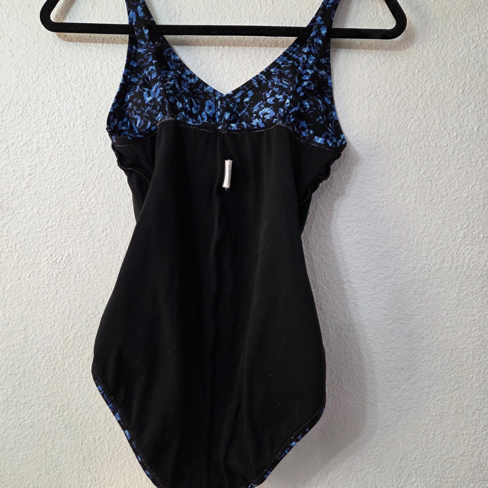Speedo Black & Blue One Piece Swimsuit Women’s size 6