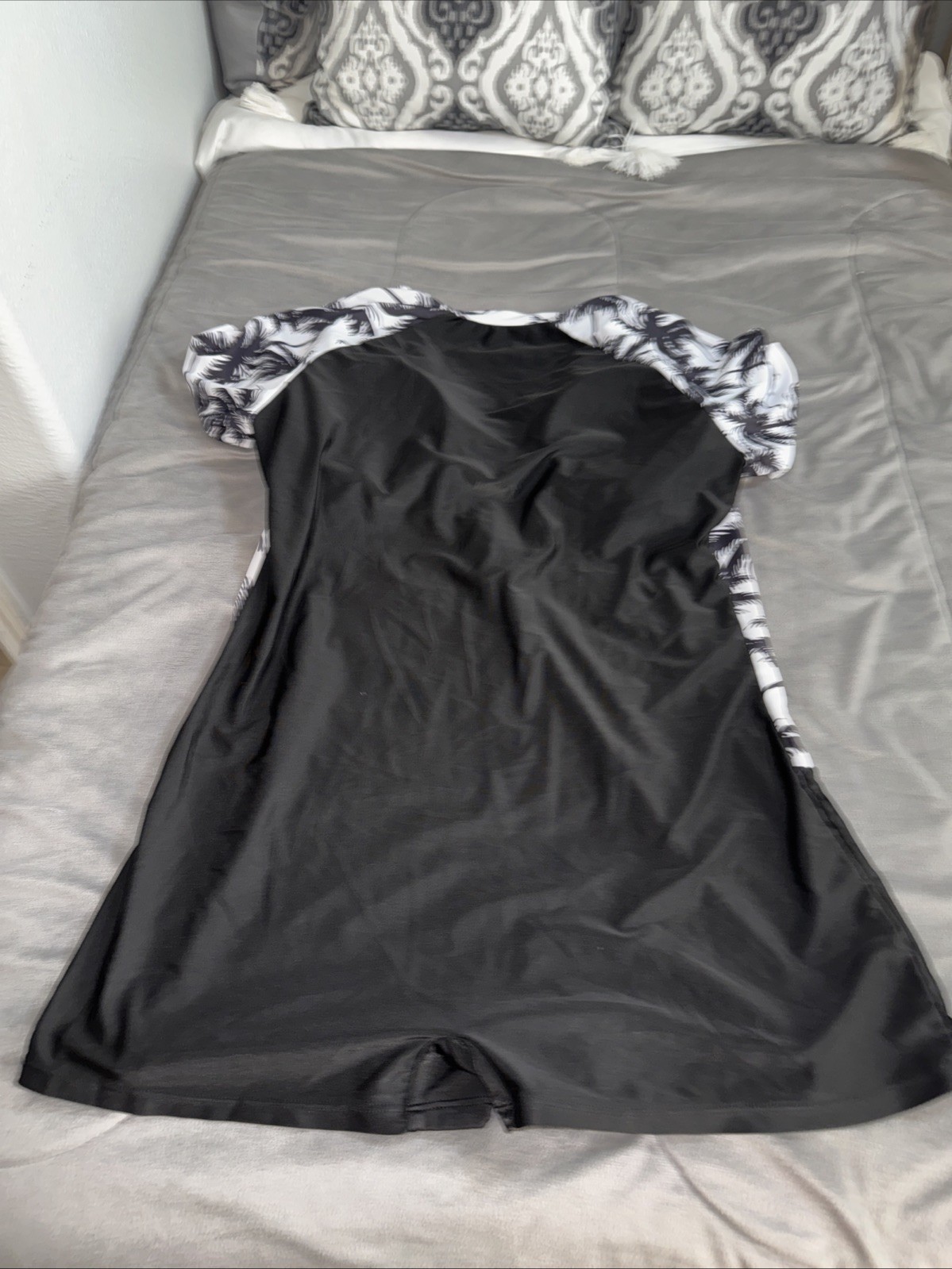 Unbranded Women’s Short Sleeve, Shorts 1pc 3/4 Zip Up Surfing Swim Suit Sz 4XL