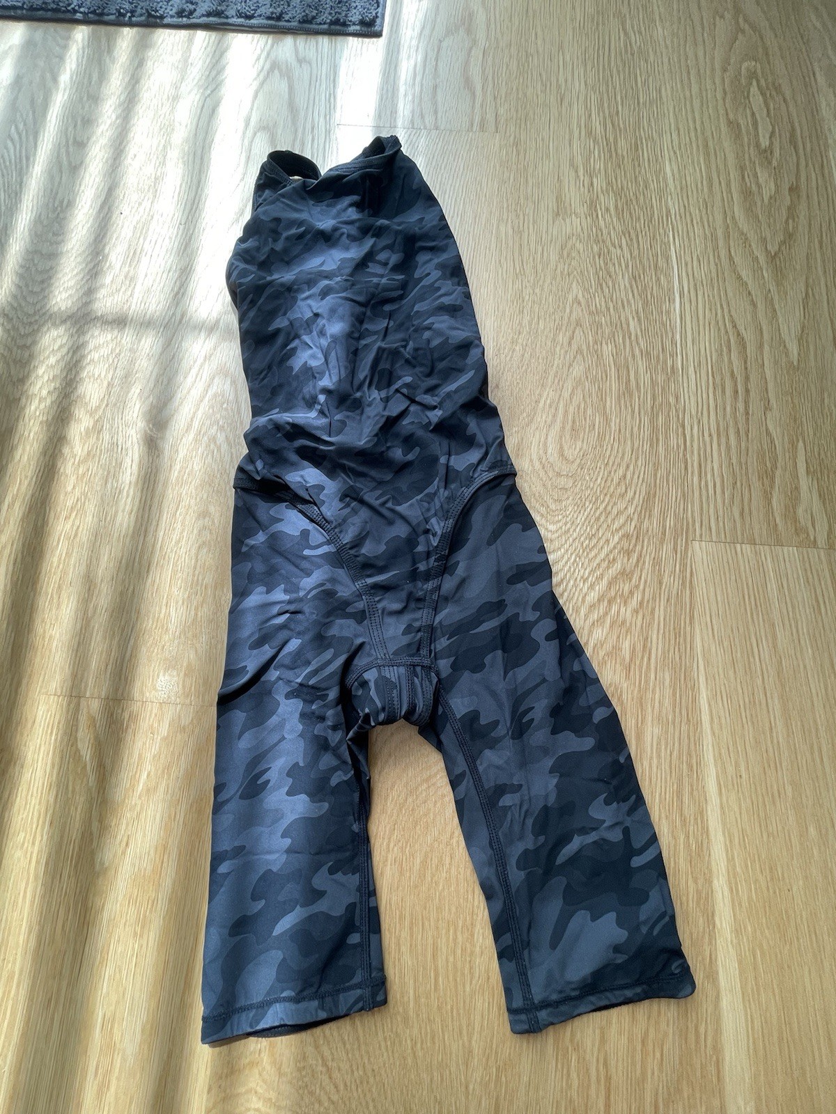 TYR Kneeskin Full Body Tech Suit Fina Approved 12 and Under Size 24