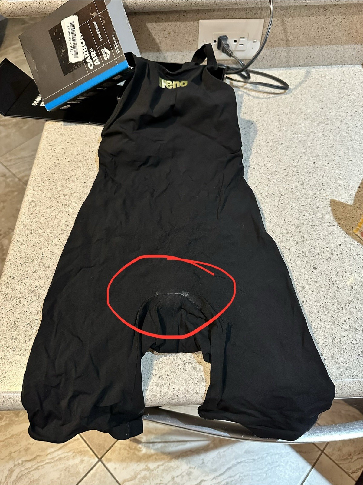 Arena POWERSKIN Carbon Air2 Open Back Black-Black-Gold Size 26