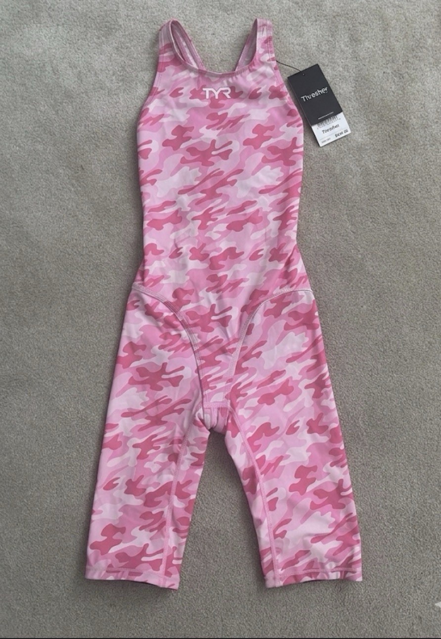 TYR Thresher Women”s Open Back Kneeskin Pink Camo Tech Suit Size 36 NWT FINA