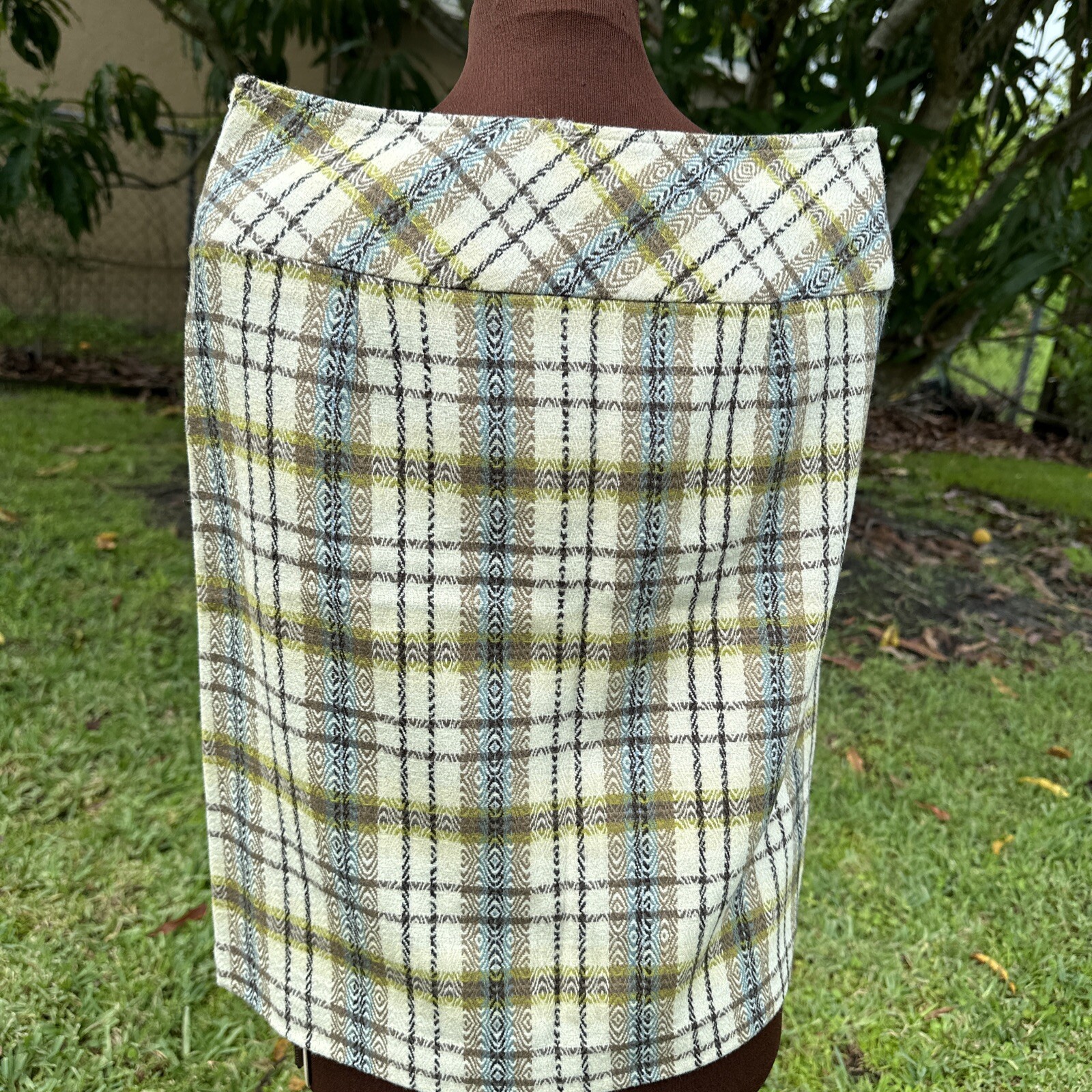 NWOT ANN TAYLOR LOFT WOMENS SKIRT SIZE 4”