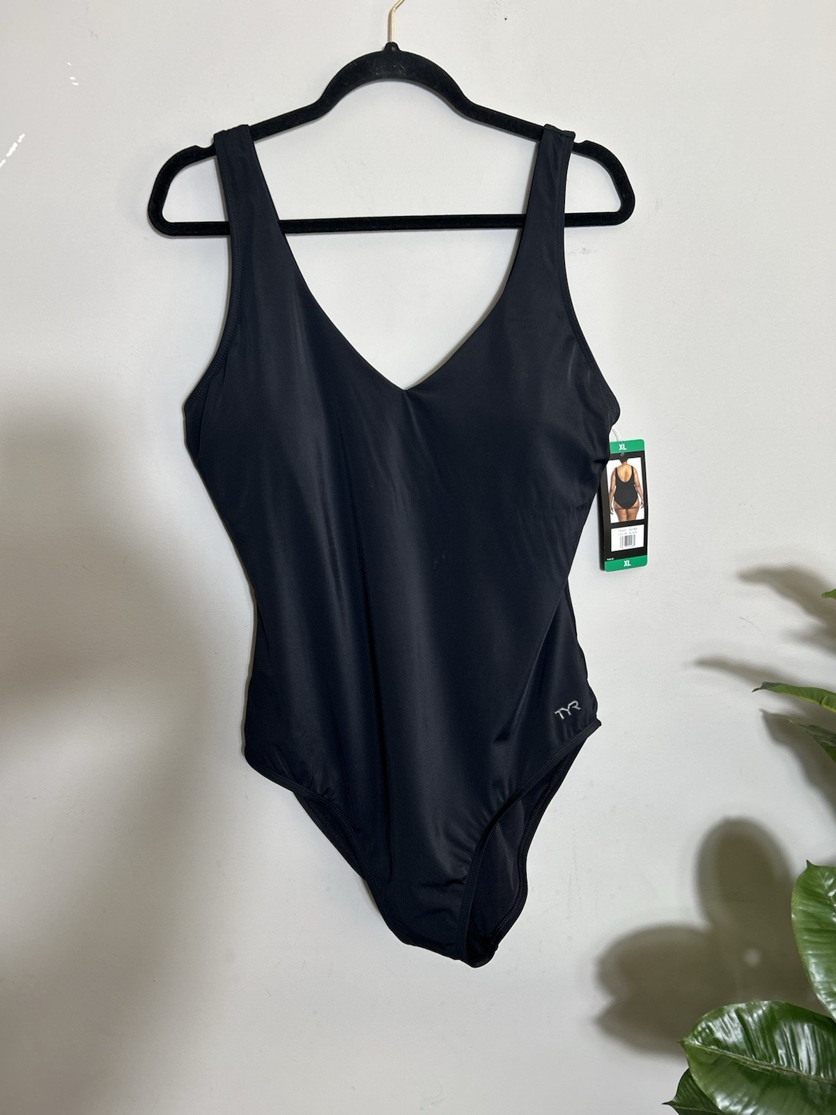 TYR Swimsuit One Piece Solid Female Diamond Size XL Color Black NWT