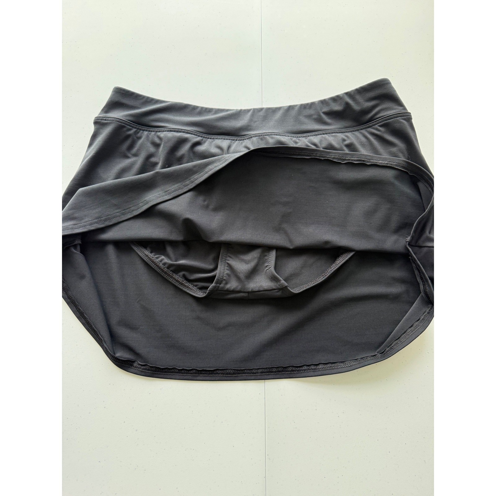 Lands’ End Black Swim Skirt Bottom M size 10 NWOT Figure Control