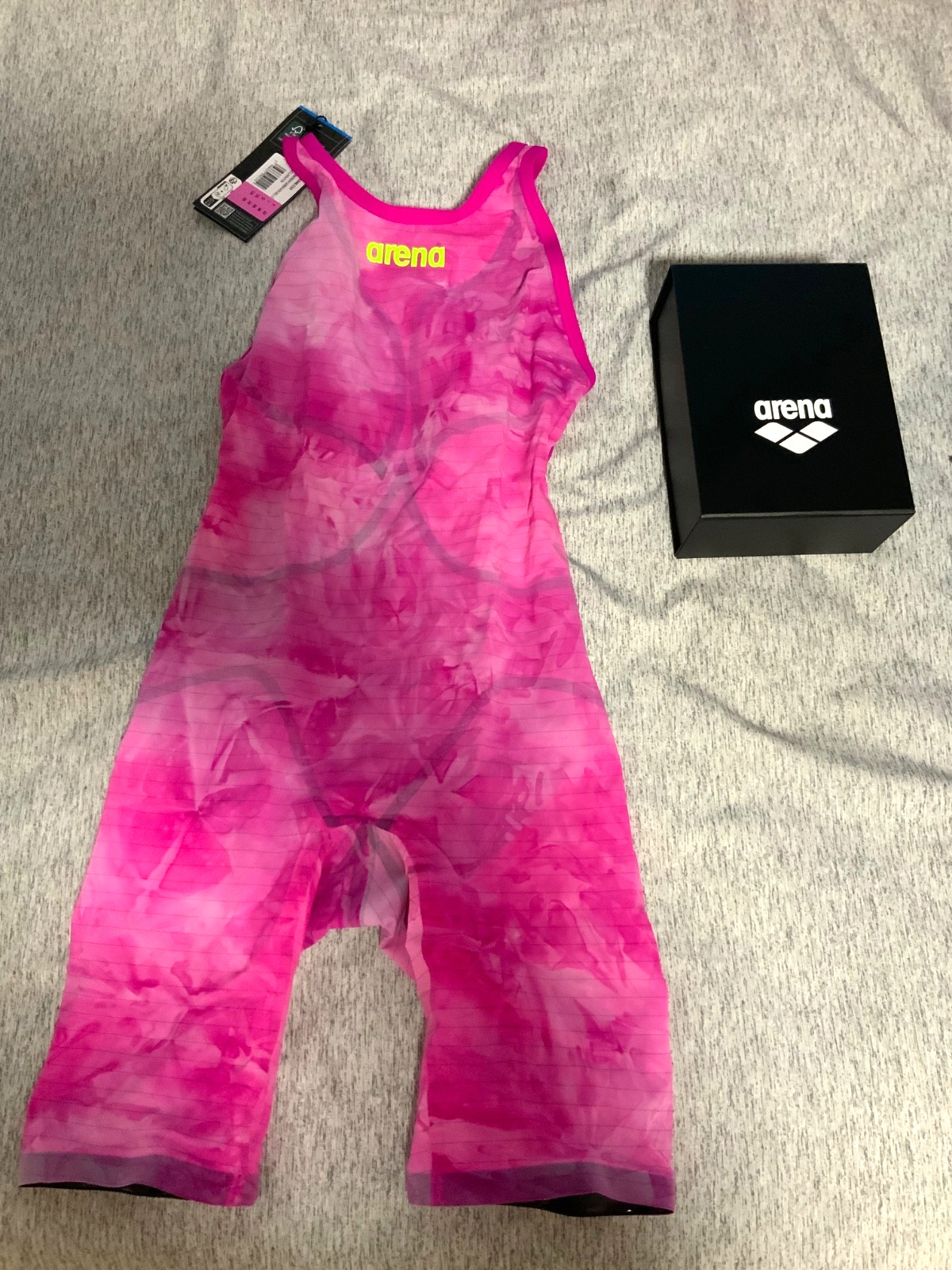 ARENA Women’s Open-Back Carbon Air2 Racing Suit Size 26 Brand new with tag