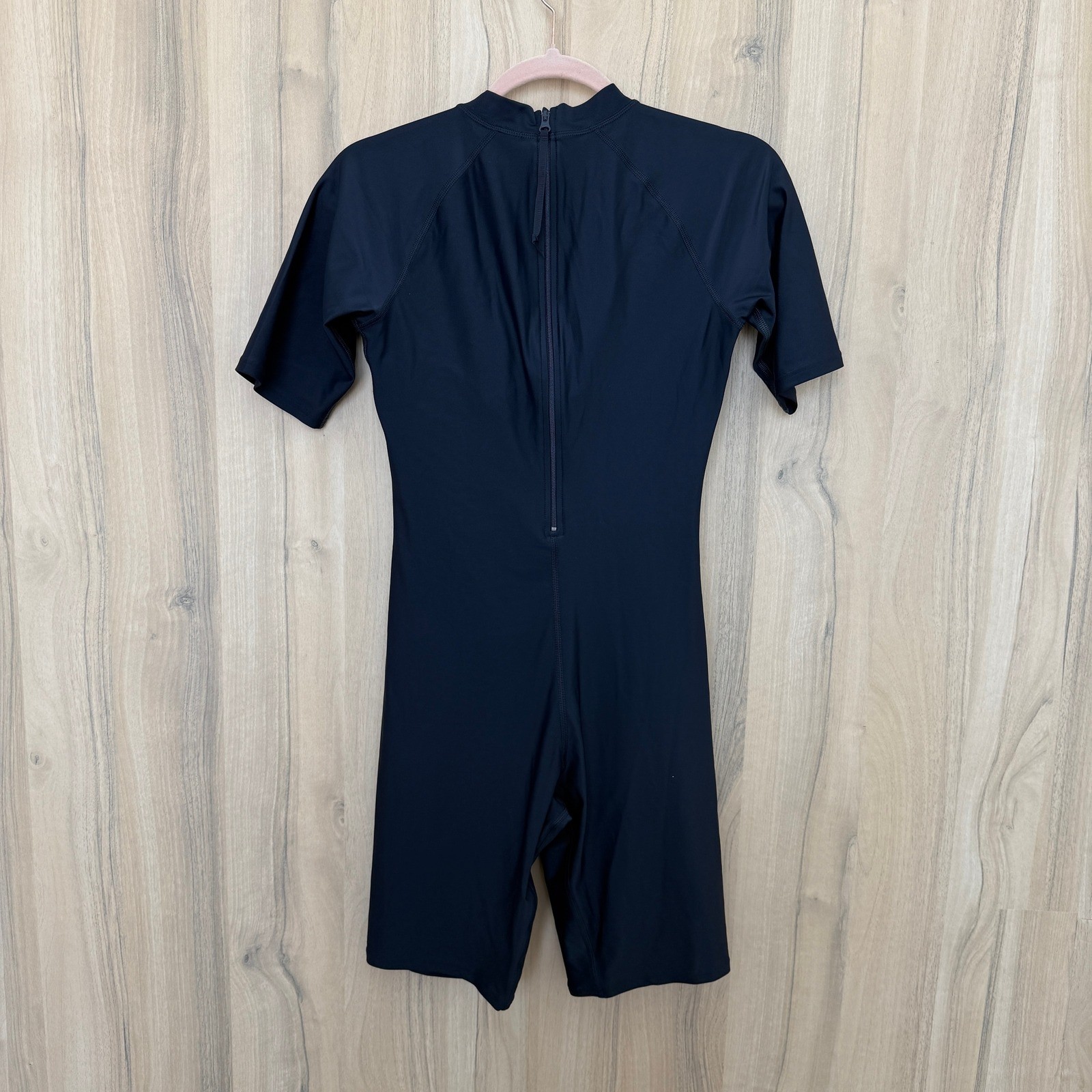 Speedo Women Short Sleeve Rash Guard Small 36 Black Swim Performance Surf Sporty