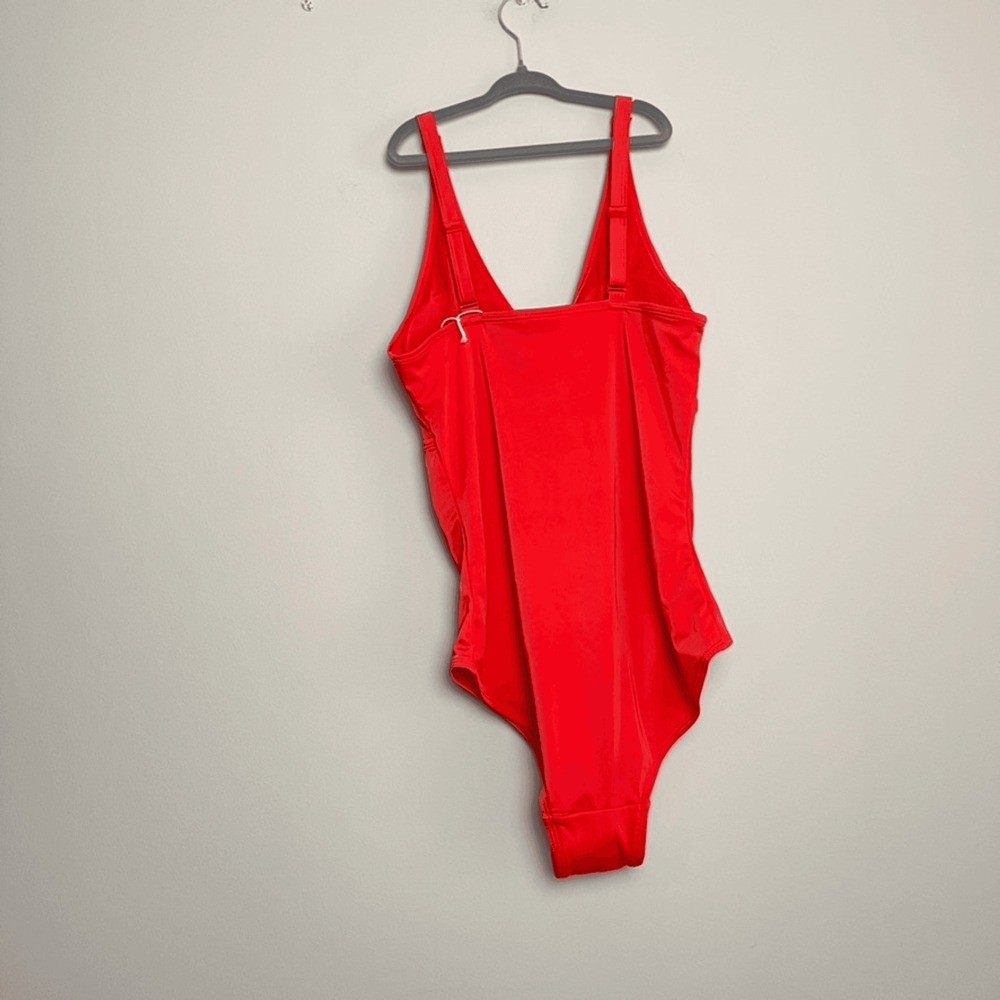 Serra Red Keyhole Front Padded Pull On One Piece Swimsuit Women’s Sz L