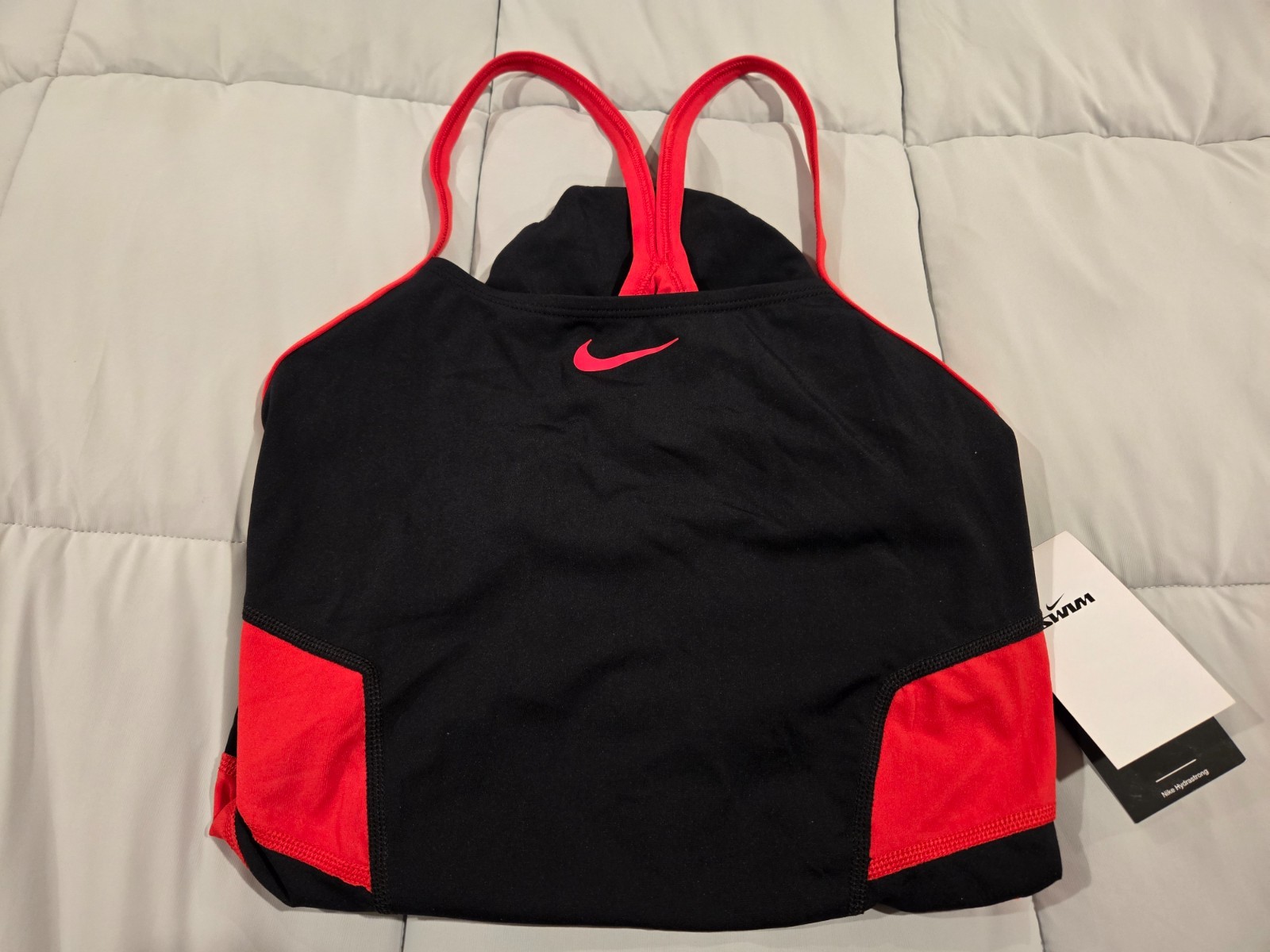 Nike SZ 40 Swim Women’s HydraStrong Vex Racerback One Piece NESSA100