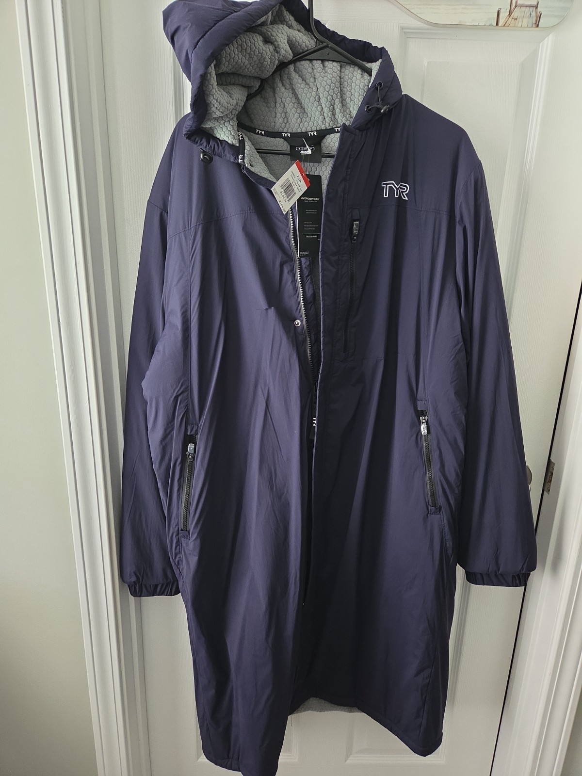 TYR Black Swim Tech Parka Coat with Hood Size Small Hydrosphere NWT But Damaged