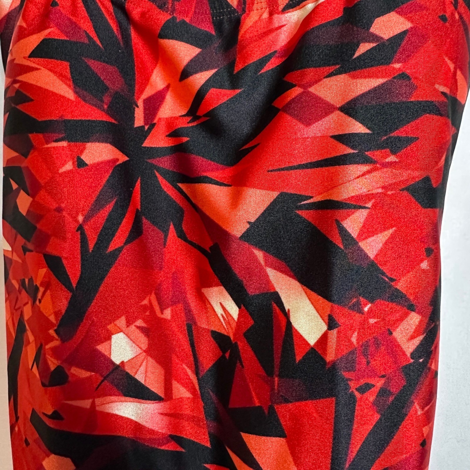 SPEEDO Women Red Black Shattered Glass One Piece Swimsuit Size 8