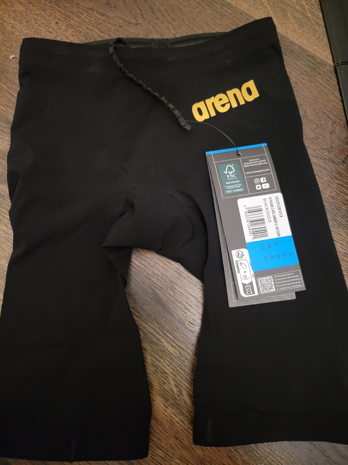 Arena Carbon Air 2 techsuit Color: Black/Black/Gold Size:22 Not worn