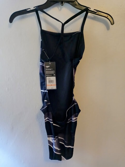 Speedo Women’s Endurance+ Infinite Pulse One Back Swimsuit Size 28 Black/White