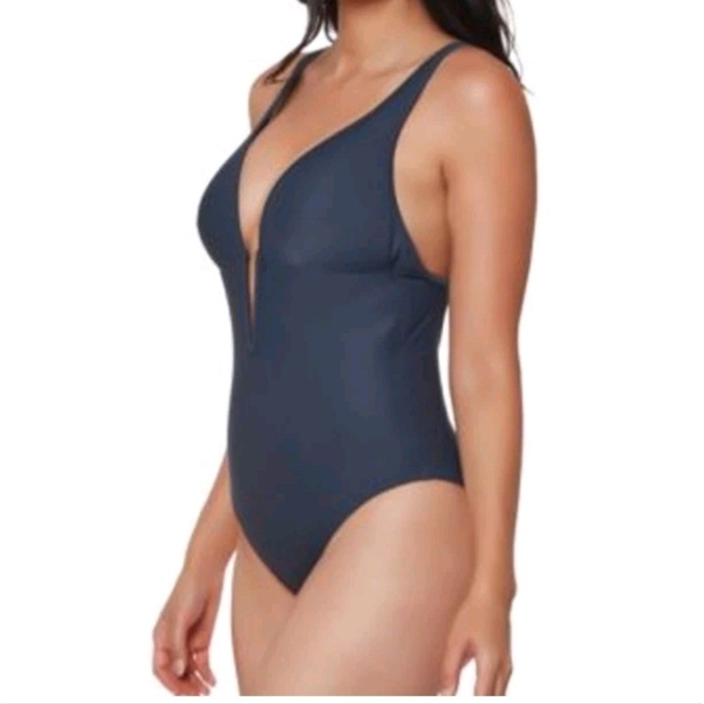 Bar III Women’s Ink Well Stretch Plunge V-Wire One Piece Swimsuit Size L BS8