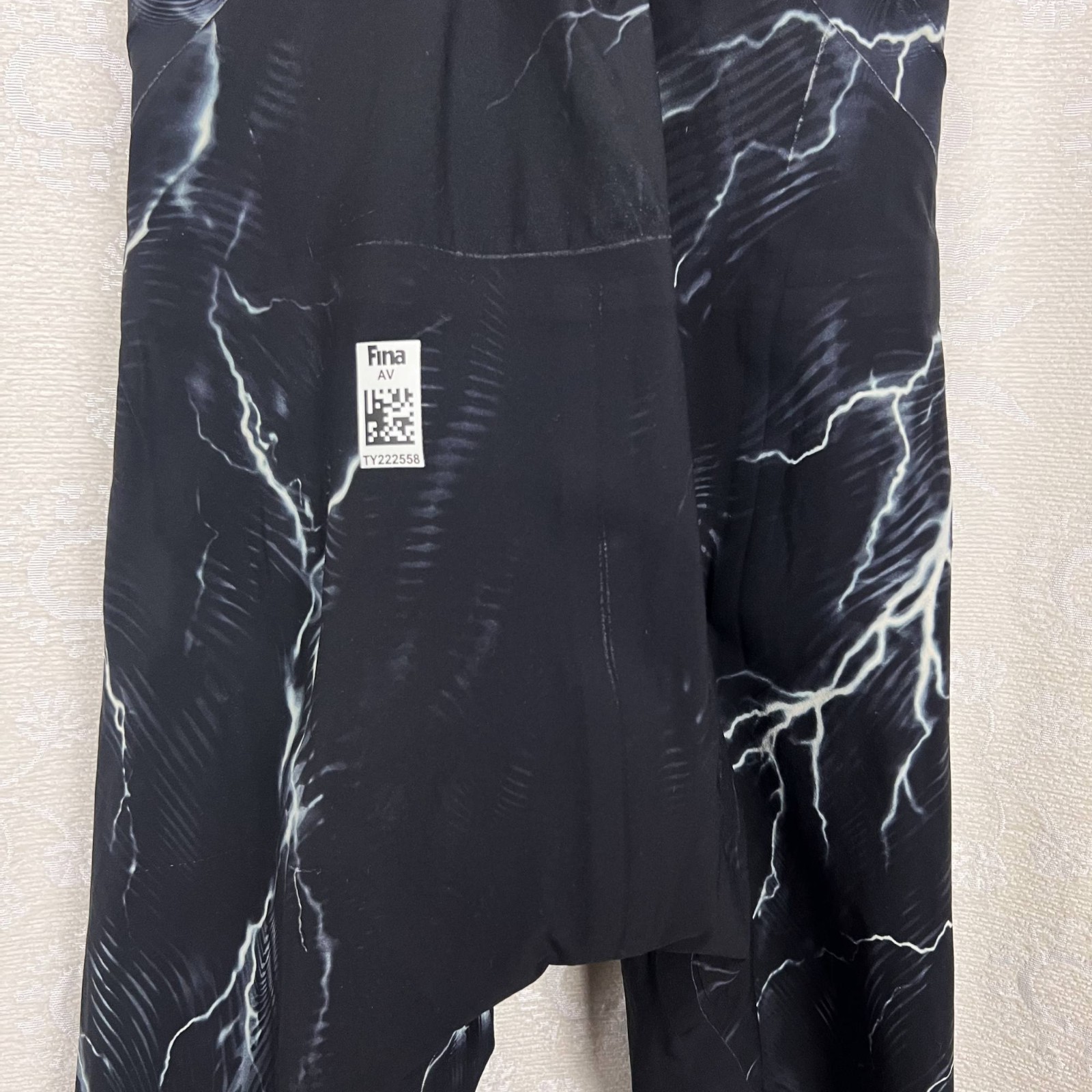 TYR Women’s Venzo Phantom Oblivion Closed Back Kneeskin Tech Suit Swimsuit 27