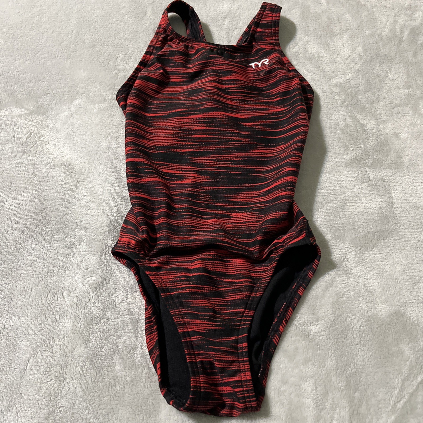TYR Women’s Fizzy Maxfit Swimsuit – XS (24) Red Black One Piece Competitive Swim