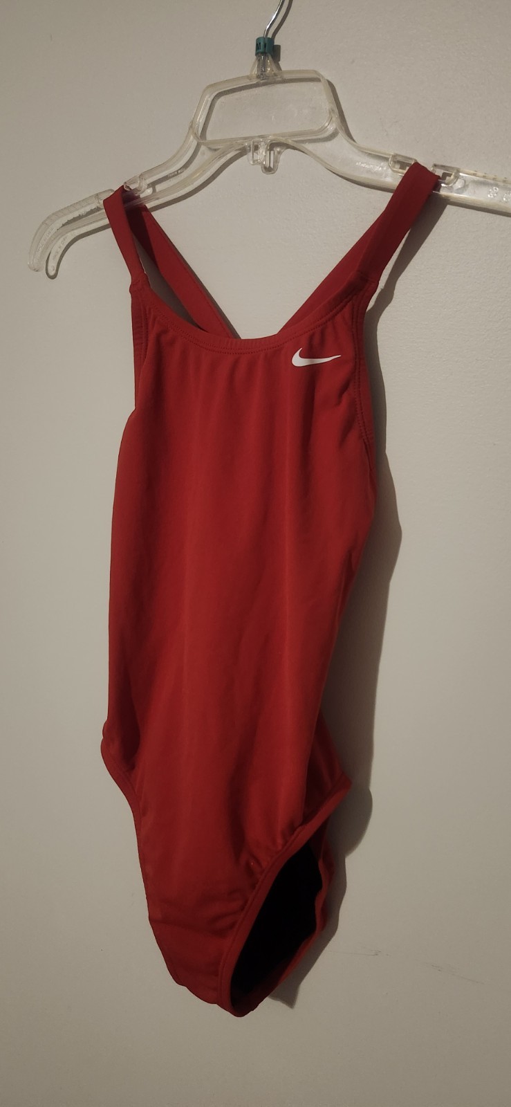 Nike Hydrastrong One Piece Swimming Swimsuit Women’s Regular Fit Red Size 6