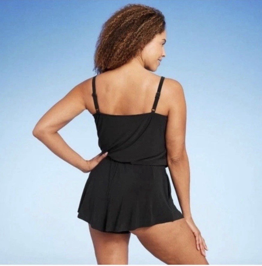 Aqua Green Women’s Black Swim Romper Size 16 Pockets Swimming Summer