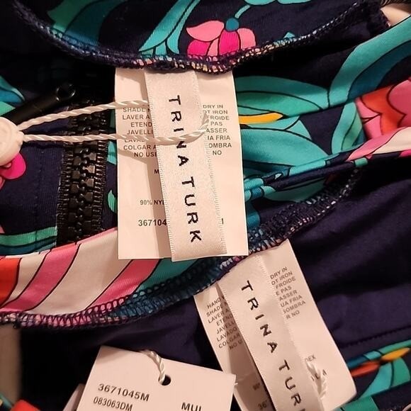 TRINA TURK INDIA GARDEN INDIA GARDEN PADDLE LONG SLEEVE SWIM SUIT LARGE New