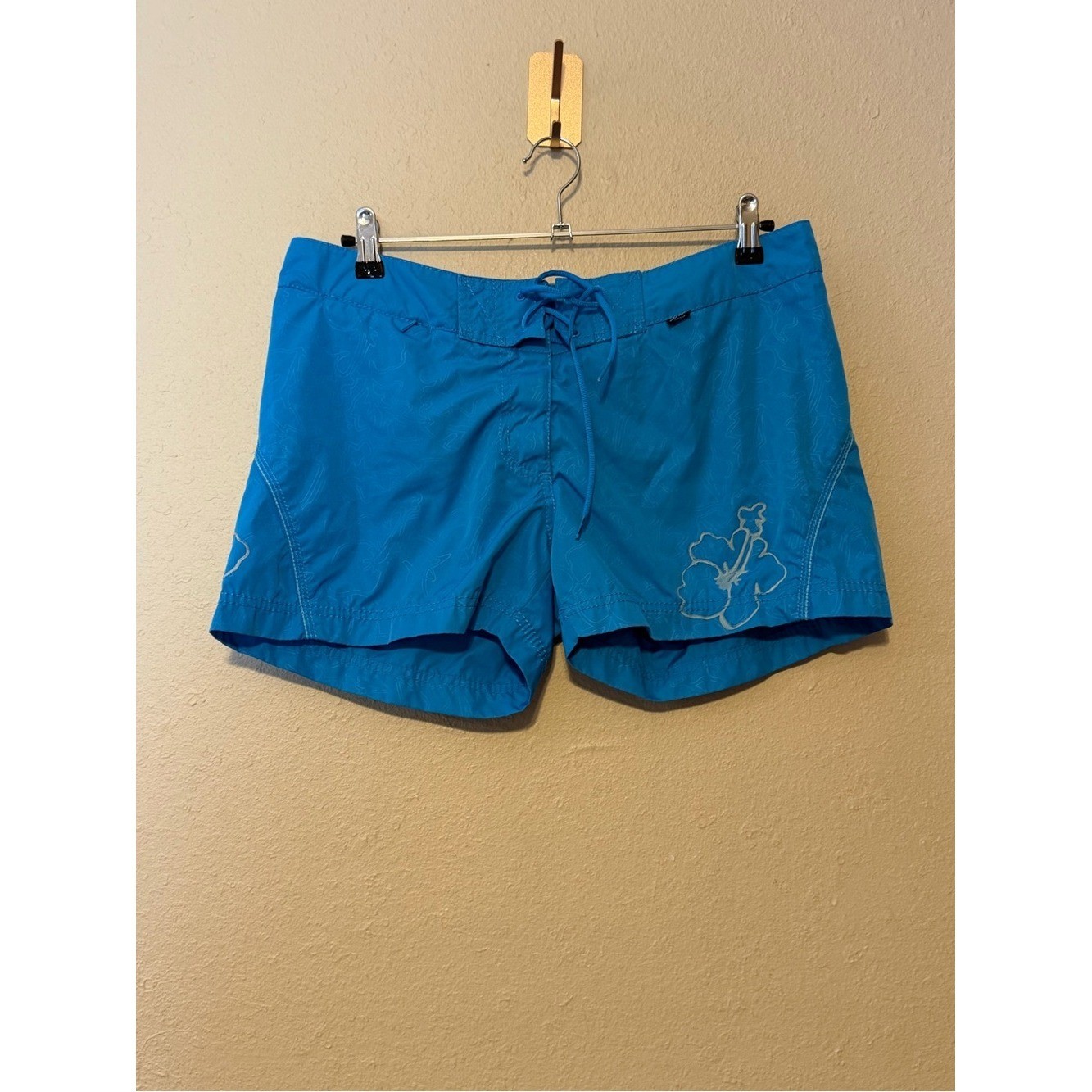 Helly Hansen Women’s Hydropower Board Shorts hibiscus flower Size Medium