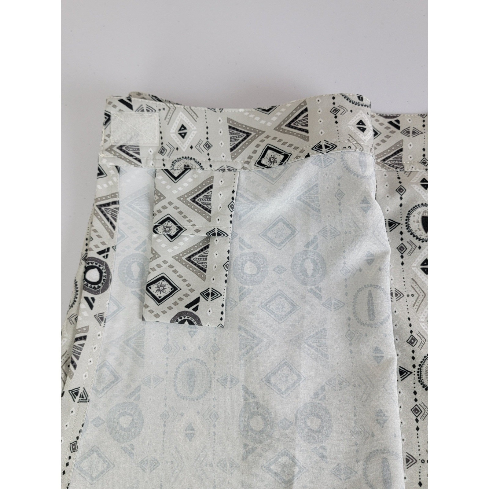RipSkirt Hawaii Wrap Skirt L Grey Tribal Geometric Length 2 Travel Beach