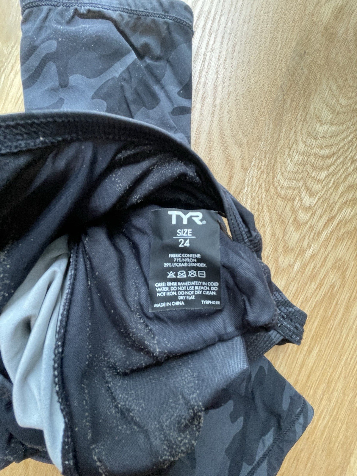 TYR Kneeskin Full Body Tech Suit Fina Approved 12 and Under Size 24