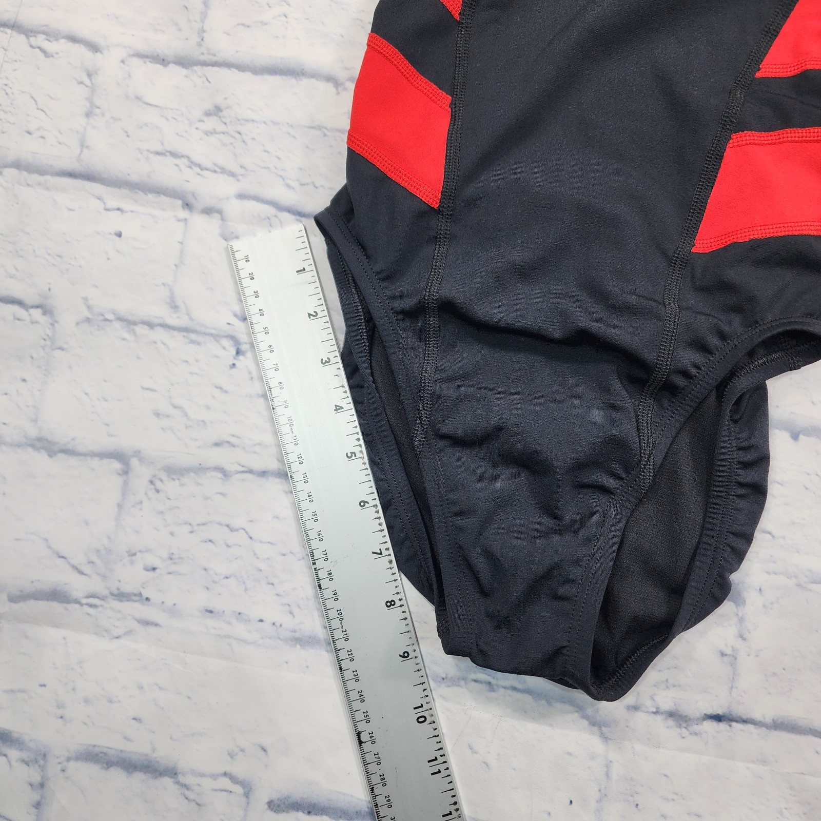 Nike Swimsuit WOMENS SIZE 30 Vex Racerback One Piece Colorblock Black Red Swim
