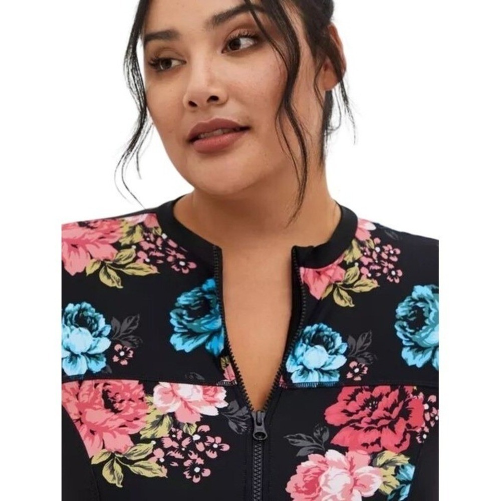 Torrid Active Wireless Long Sleeve Rashguard One Piece Swimsuit Plus Size 4 4X