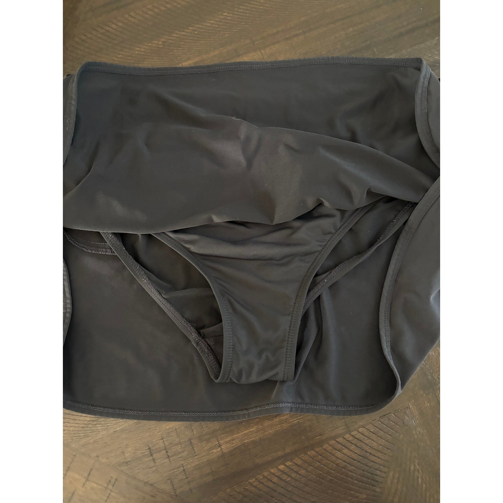 Athleta Kata Swim Skirt Womens Large Black Resort Vacation Tropical Athletic