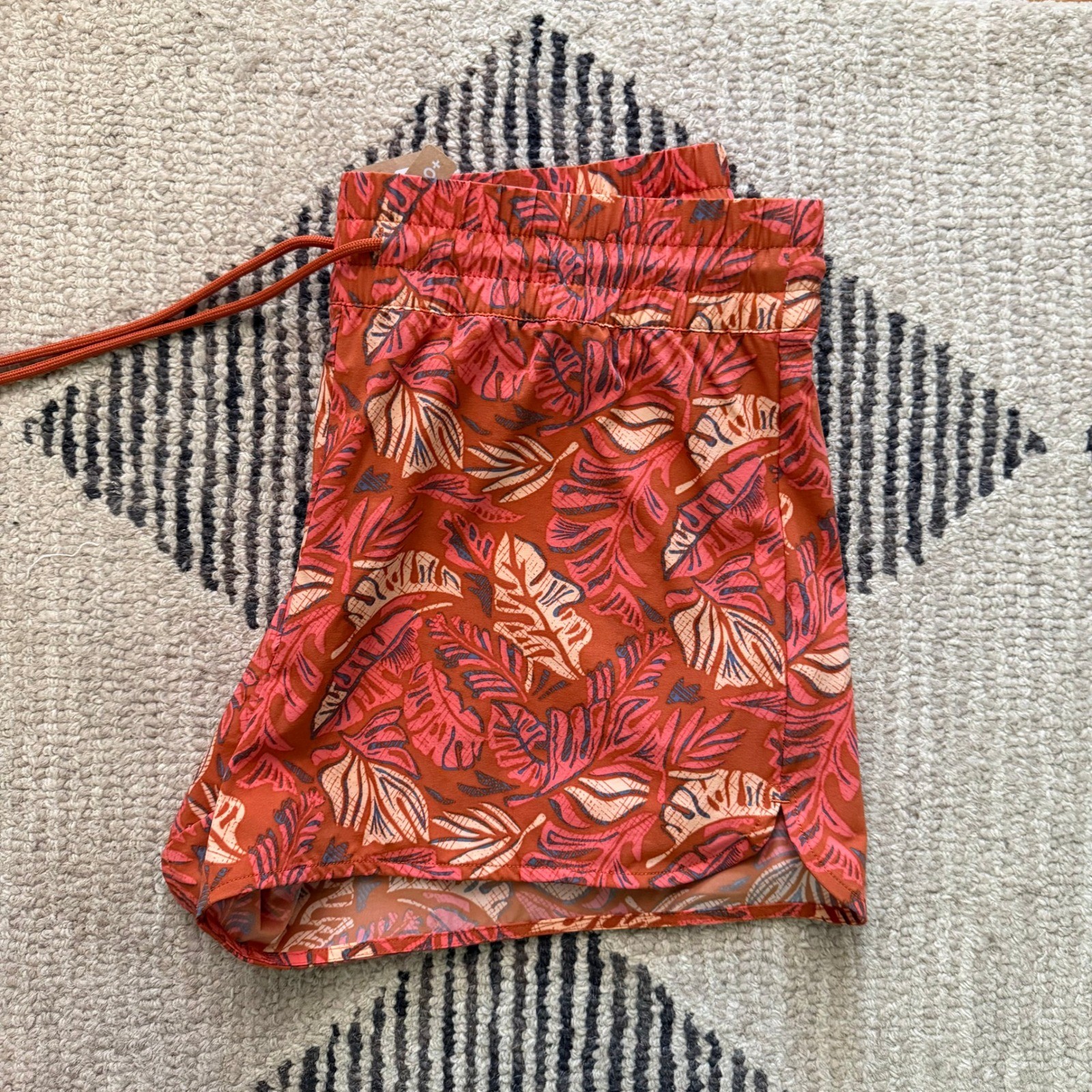 NWT Eddie Bauer Women’s L Swim Board Shorts UPF 50+ Tropical Leaf Print Rust