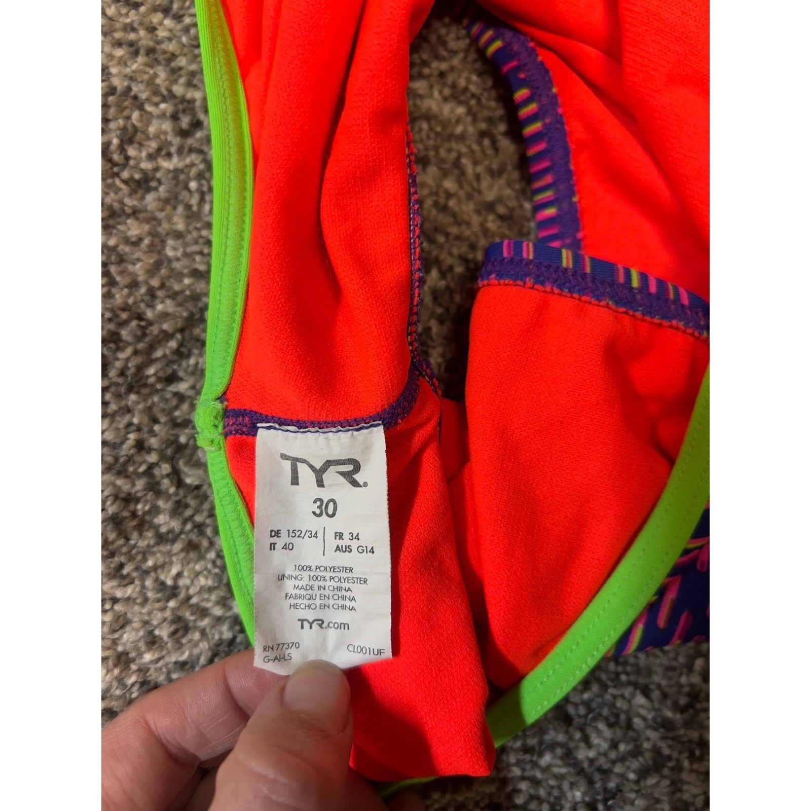 TYR Women’s Vitality Trinityfit Swimsuit Purple Pink Print One Piece Size 30