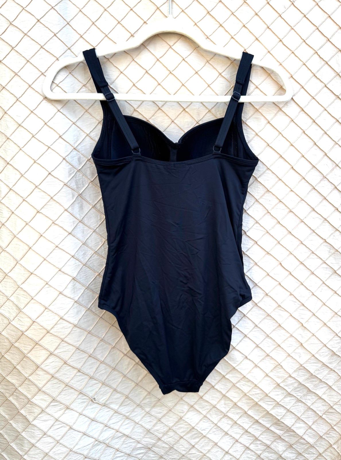 Niptuck Swim Size 4 Women’s Black One Piece Adj. Strap Swimsuit