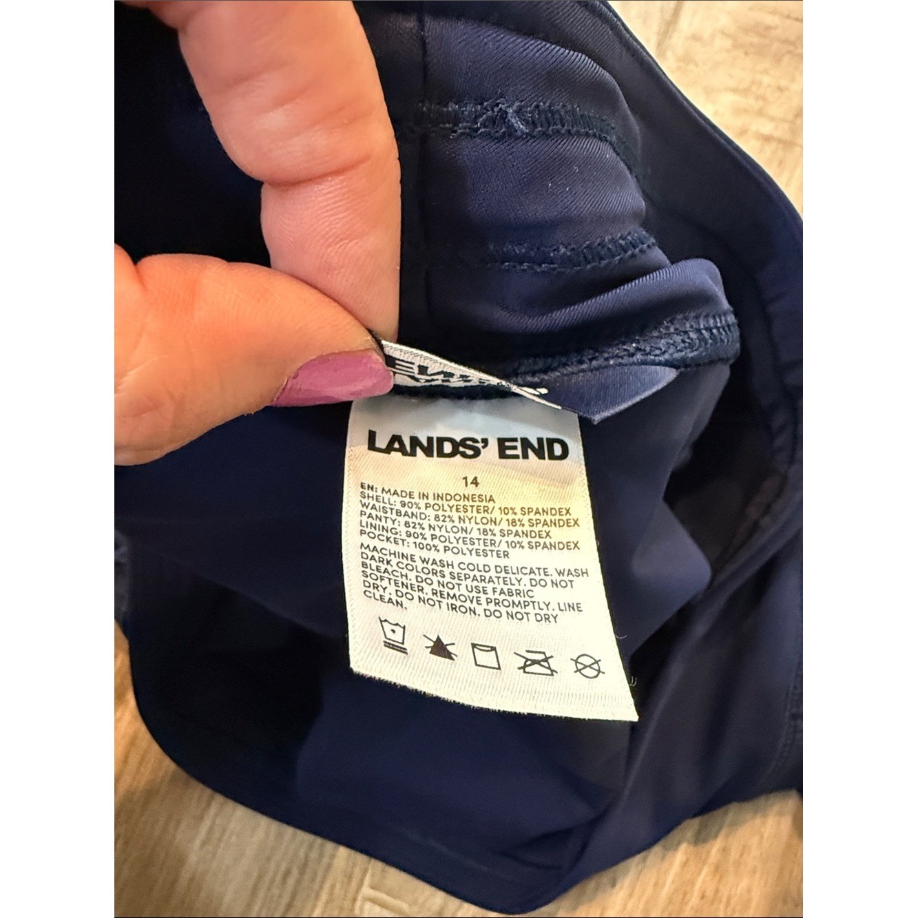 Lands’ End Woman’s Navy Athletic Performance Board Shorts Size 14