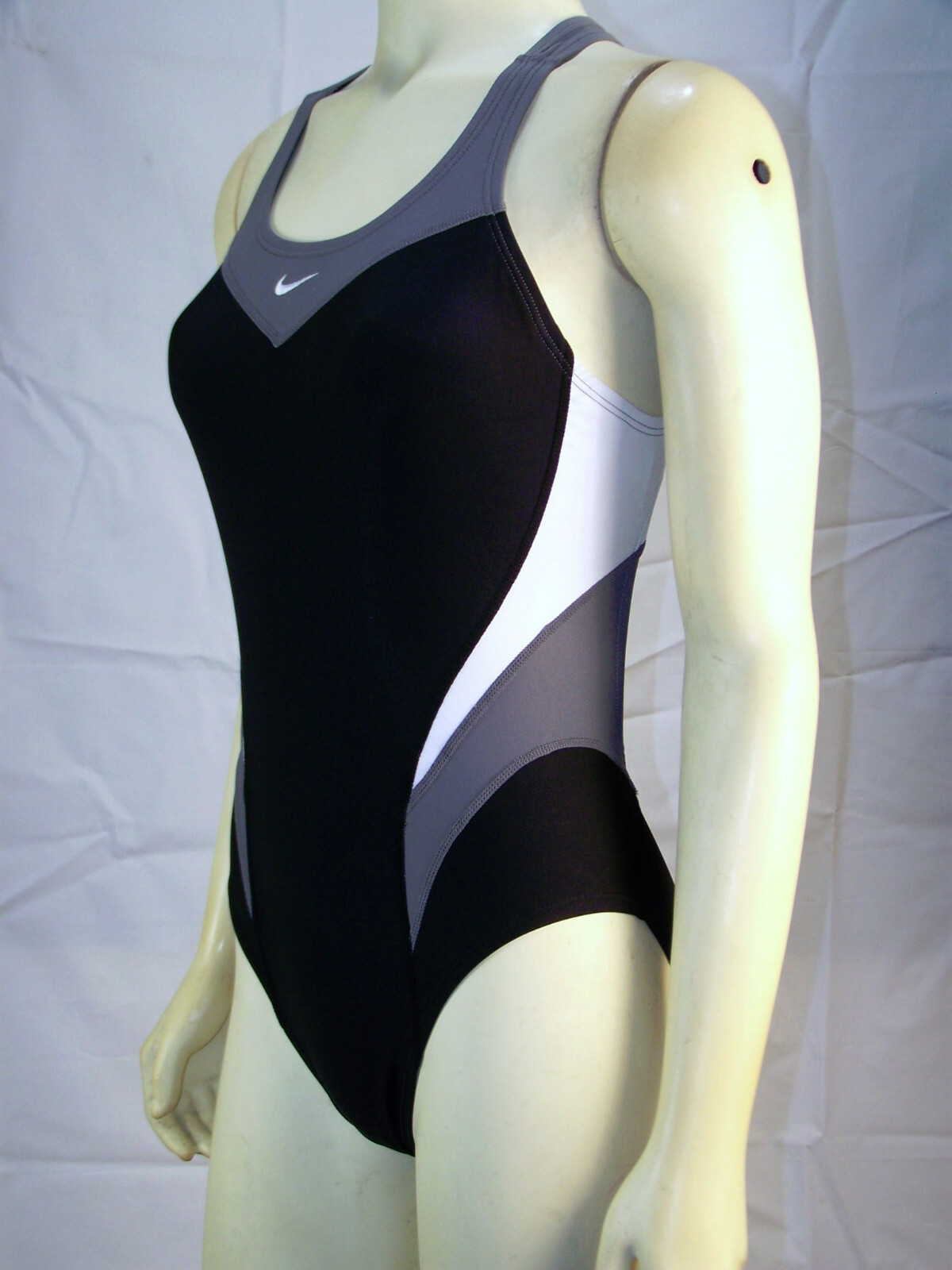 Nike Women’s Spandex Nylon One Piece Swimsuit 34/WMS 8 Black Gray AC-105