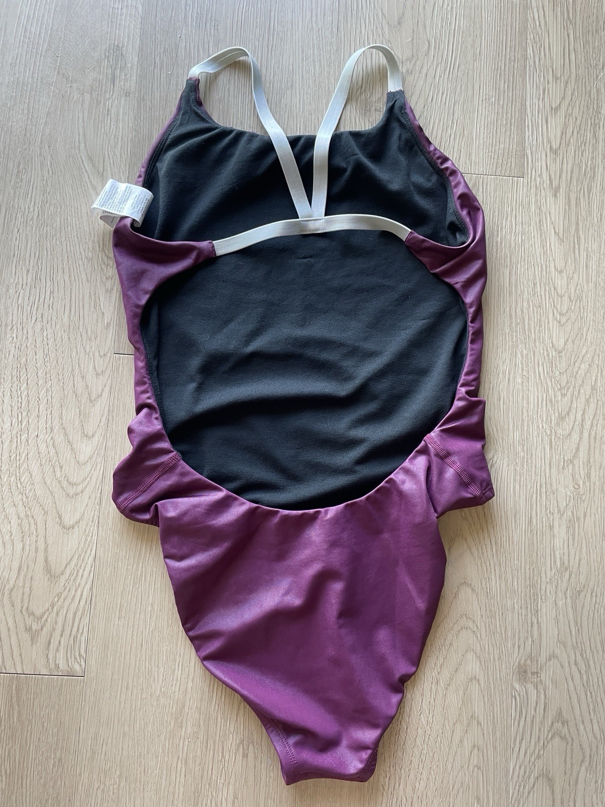 Nike Women’s Hydrastrong Fastback One Piece Swimsuit Size 32/6 Burgundy Metalic