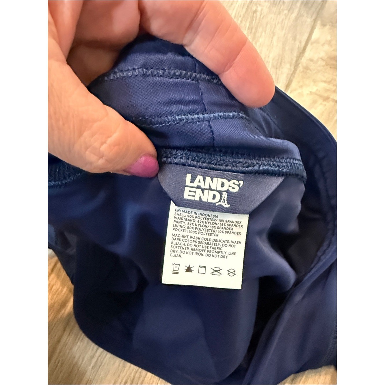 Lands’ End Woman’s Navy Athletic Performance Board Shorts Size 14