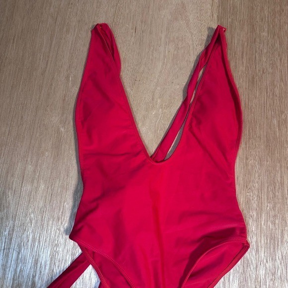 Magnolia Place Womens Red Deep V-Neck Wrap One Piece Swimsuit High Cut Leg L
