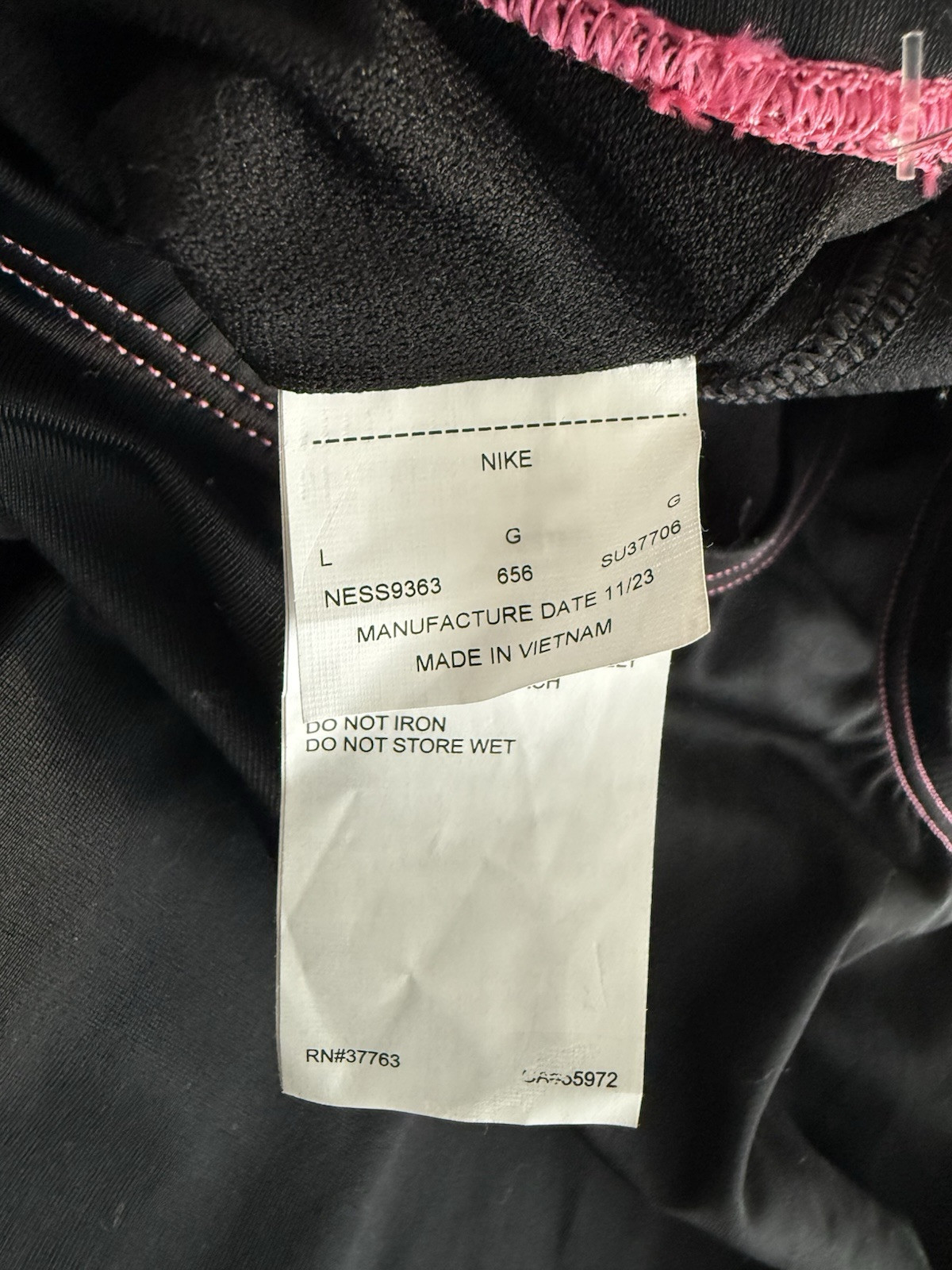 Nike Women’s Solid Hydra strong Swimsuit Pink & Black Size L (2 Pieces Set )