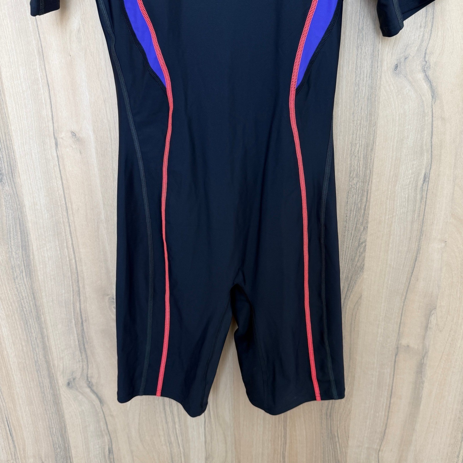 Speedo Women Short Sleeve Rash Guard Small 36 Black Swim Performance Surf Sporty
