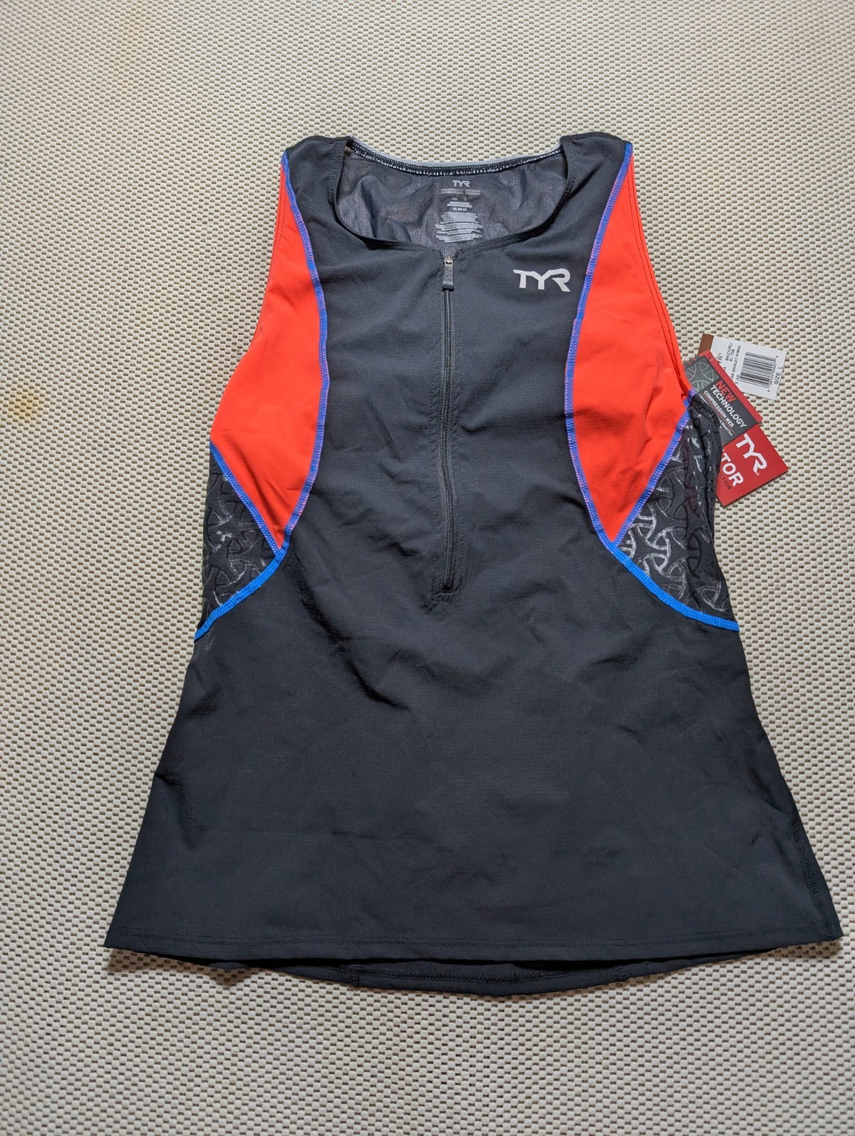 TYR Womens Triathlon Loose Singlet With Bra Size Large NWT Swim Competitor
