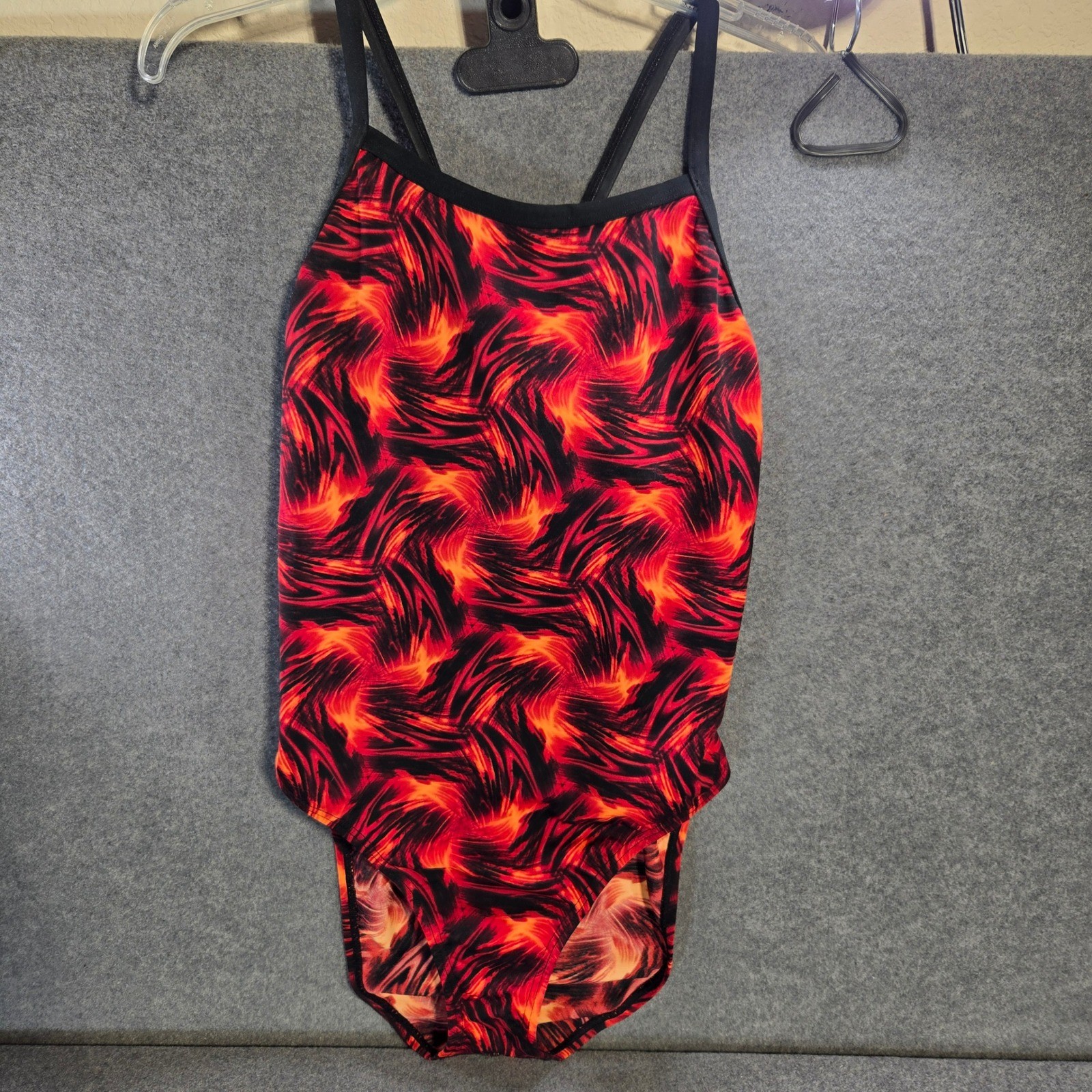 Speedo Womens Red Orange Flame Print One Piece Swimsuit Crossback Size 10/36