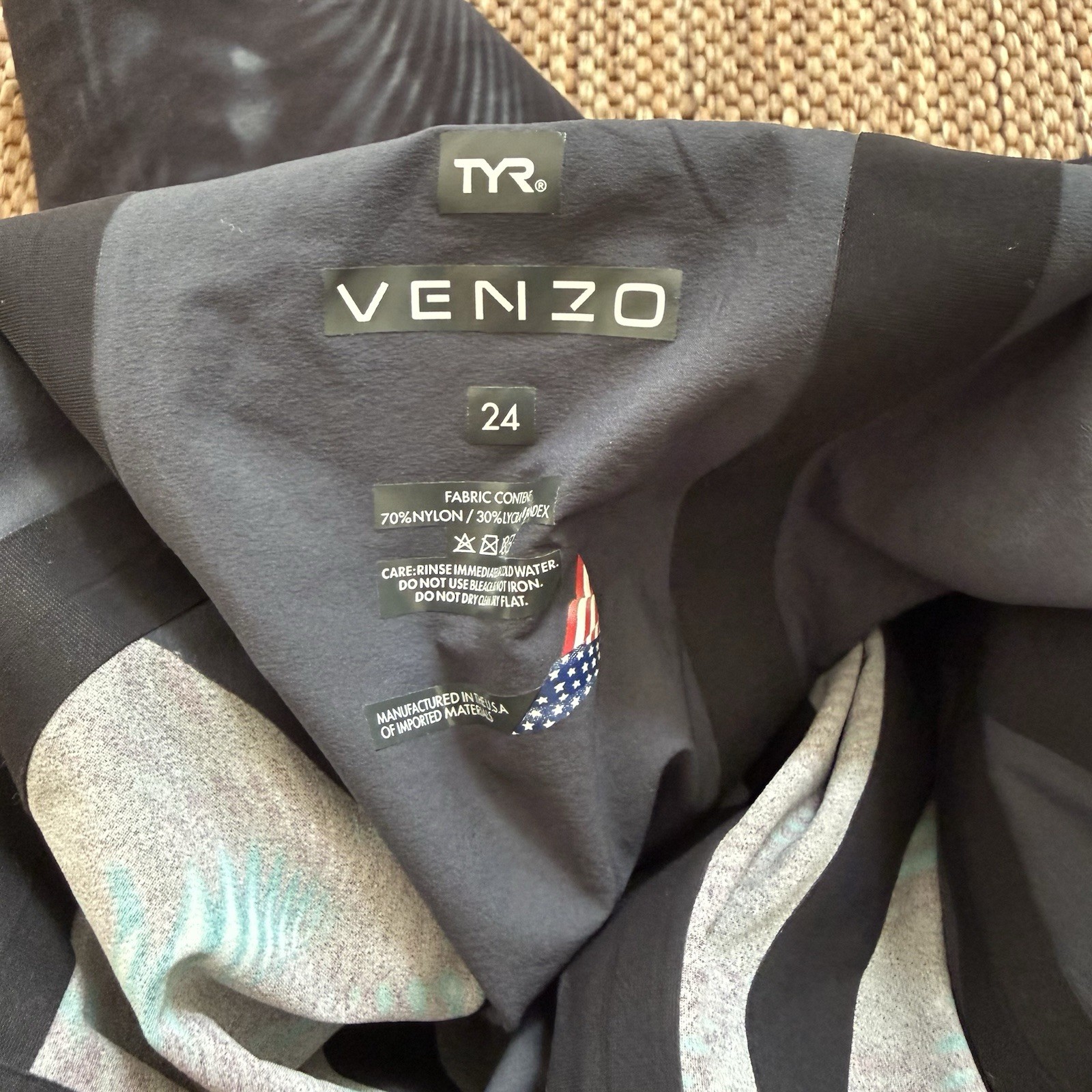 TYR Venzo Women’s Tech Suit Size 24 Kneeskin Swimsuit