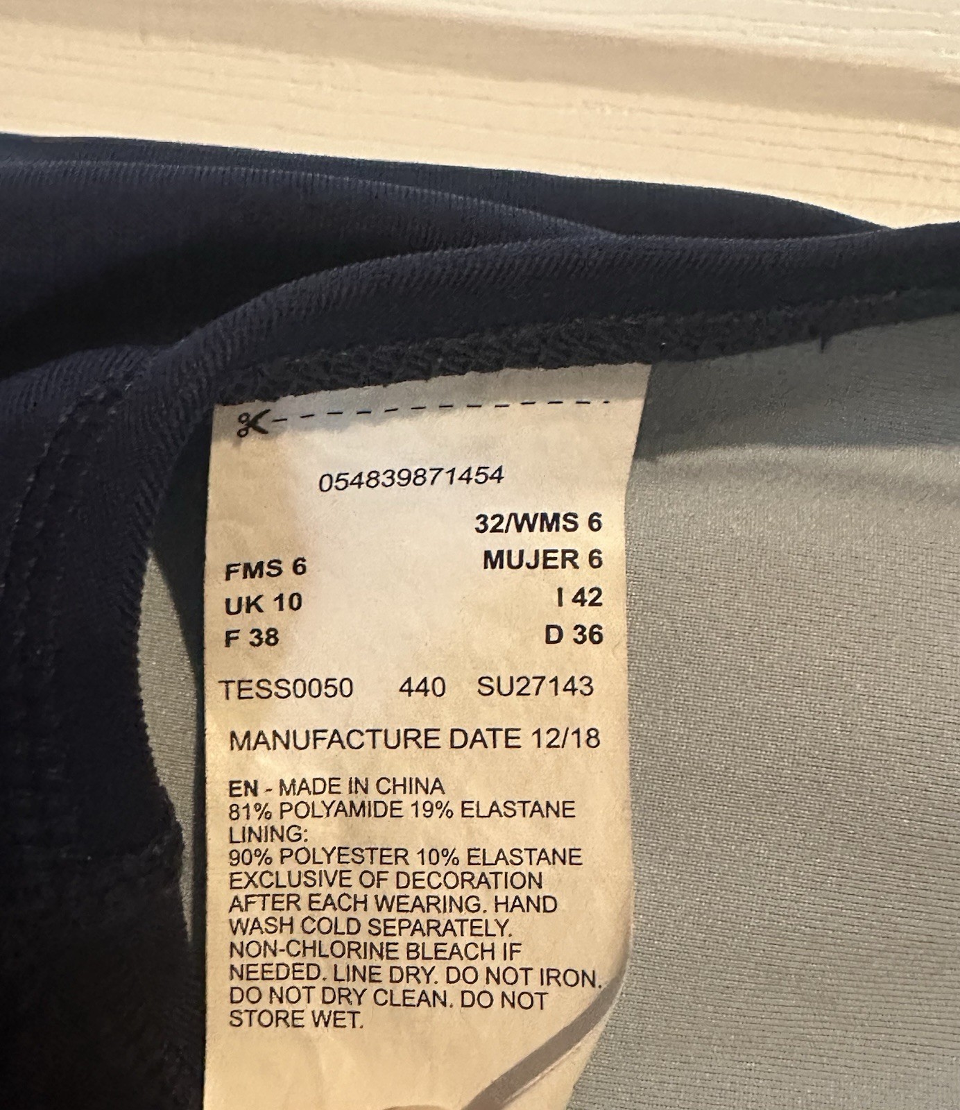 Nike Women’s HydraStrong Solid Fastback One-Piece Navy Blue Swimsuit 32/6